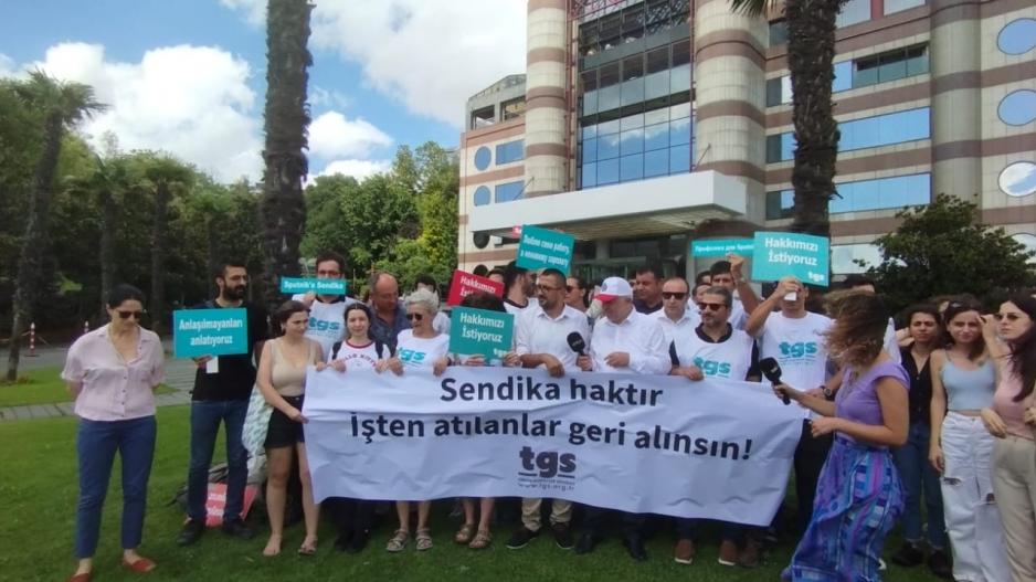 Sputnik’te işçi kıyımına karşı basın emekçileri direniyor