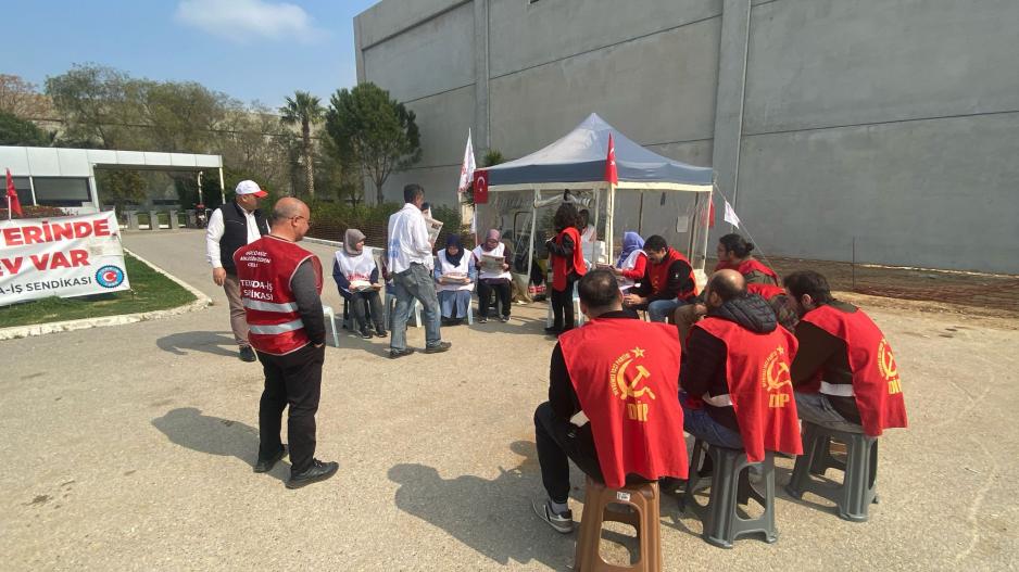 İzmir’de tütün grevleri devam ediyor