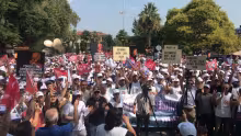 Kamu işçileri ücretlerini enflasyona ezdirmemek için ayağa kalktı!