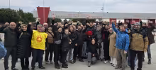 Dersimiz dayanışma dedi; öğrencilerini ve işçileri iş, aş, hürriyet mücadelesinde yalnız bırakmadı! Onlar da Levent yoldaşımızı! Dayanışma dersi, geride kimseyi bırakmamak için açık derslerle, sınıf okullarıyla devam ediyor! 