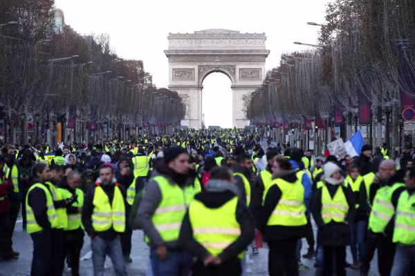 yellow-vests.jpg
