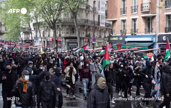 paris15mayis.jpg