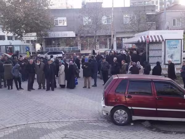 halk-ekmek-kuyrugu-812x609.jpg