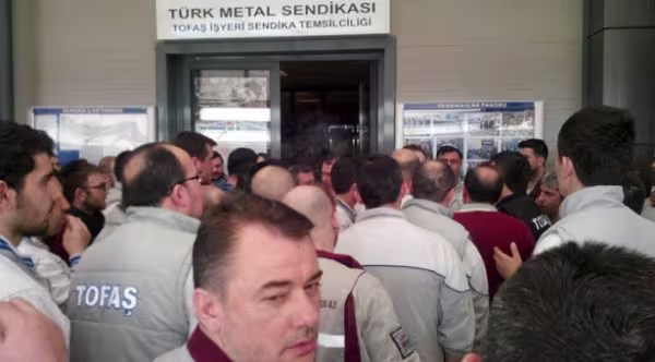 tofas-iscileri-turkmetal-onunde.jpeg