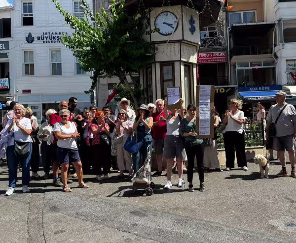 Adalar halkı istibdadın siyasi operasyonunu ve baskılarını reddediyor!