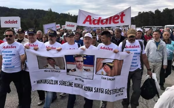 adalet_yuruyusu_askerler.jpg