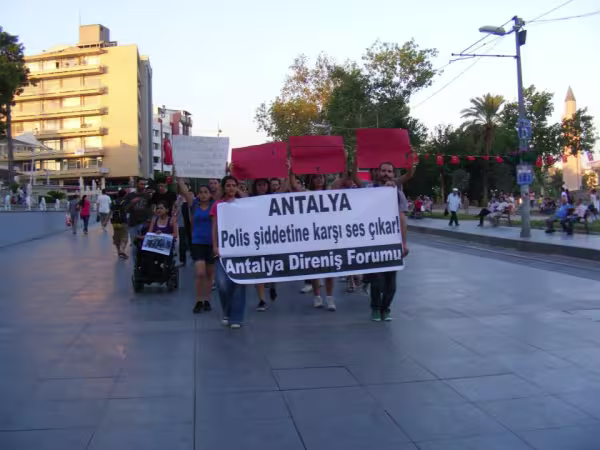 antalya_direnis_3.jpg