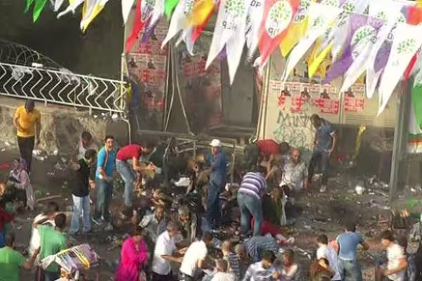 hdp_patlama.jpg