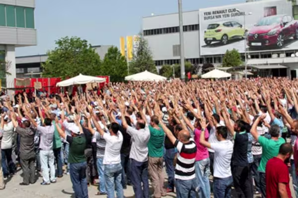 manisabizbirlikolursakpatronlarsifirbileolamaz.jpg