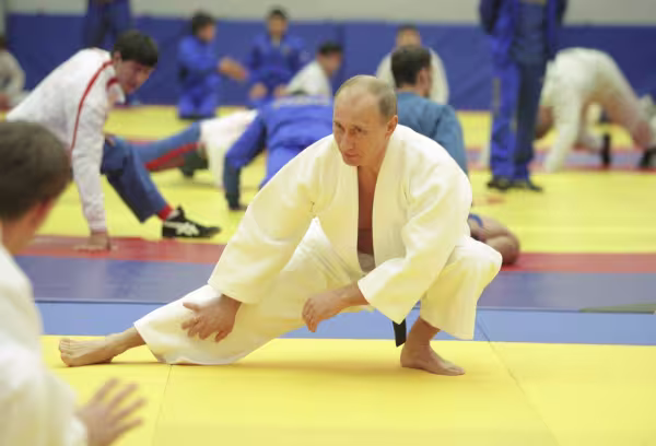 putin-karete-yapiyor.jpg