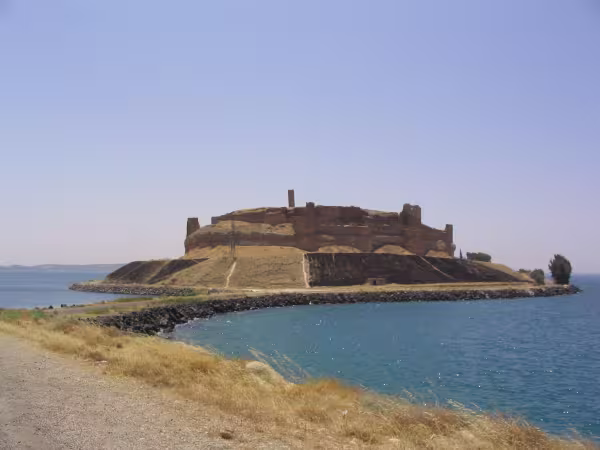 suleyman_sah_turbesi.jpg