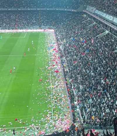 besiktas-tribun-oyuncak2.jpg