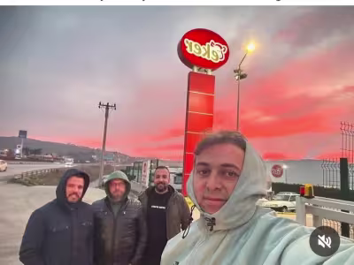 03eker2.jpeg